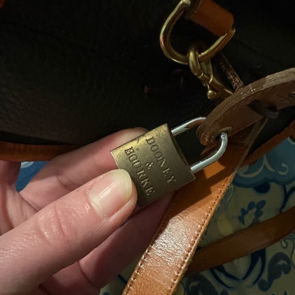 Dooney and Bourke vintage Gladstone - Picture 12 of 16